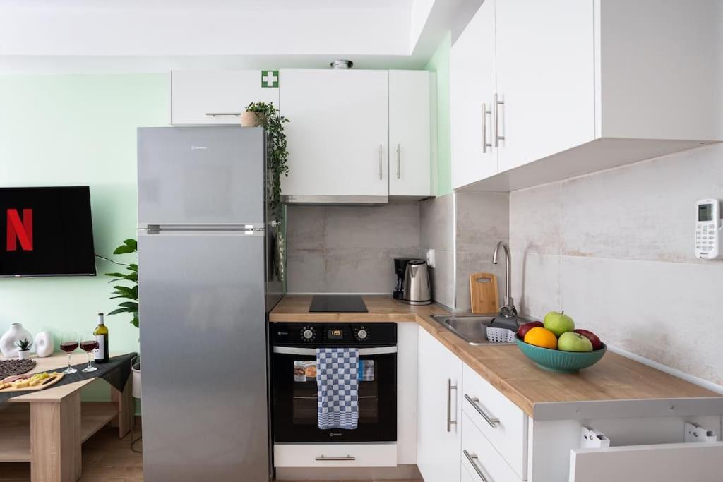 New City Studio In Салоники Экстерьер фото