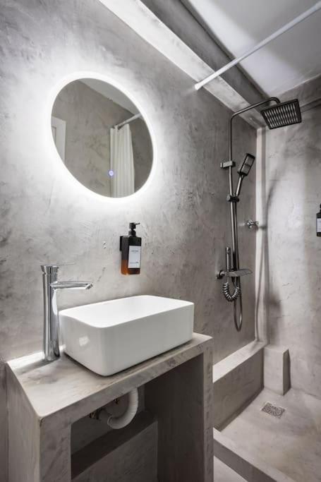 New City Studio In Салоники Экстерьер фото