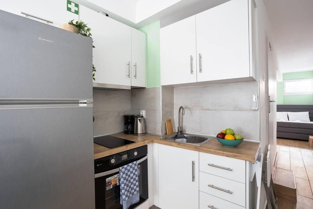 New City Studio In Салоники Экстерьер фото